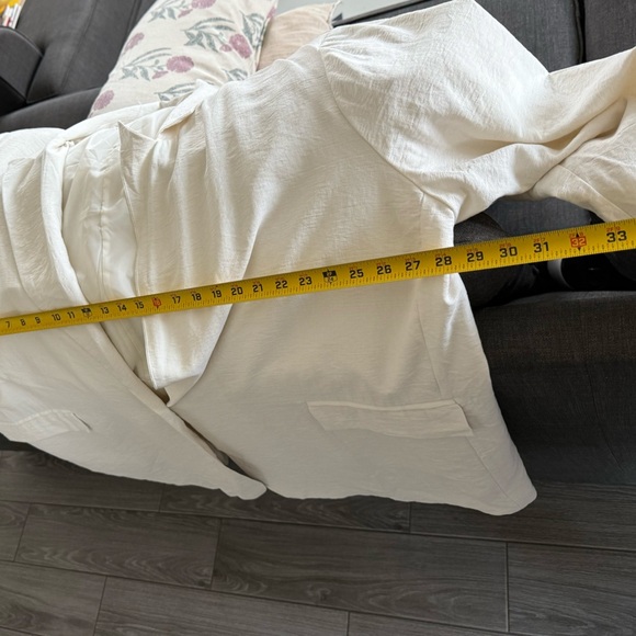 And now this|White oversized boyfriend blazer in plus size,simple & chic••staple - Picture 11 of 13